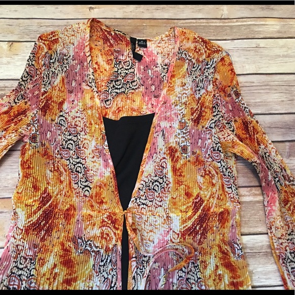 Essentials by Milano Tops - Essentials by Milano crinkle/pleated blouse M